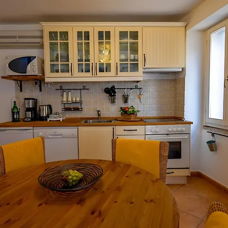 Sleek And Trendy Downtown - One Bedroom *