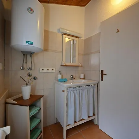 Sleek And Trendy Downtown - One Bedroom Appartement